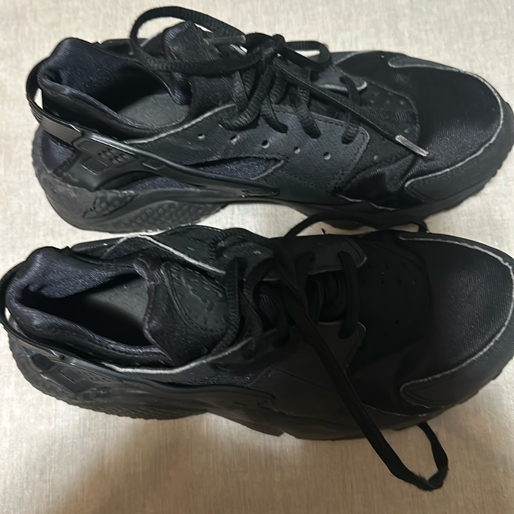 Nike huarache. Used, selling as is.
